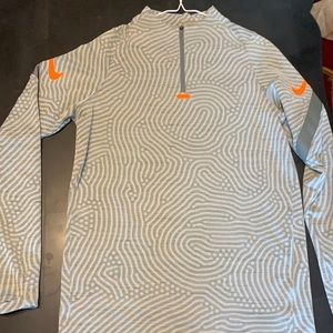 Nike soccer training pullover, never worn, NWOT, M